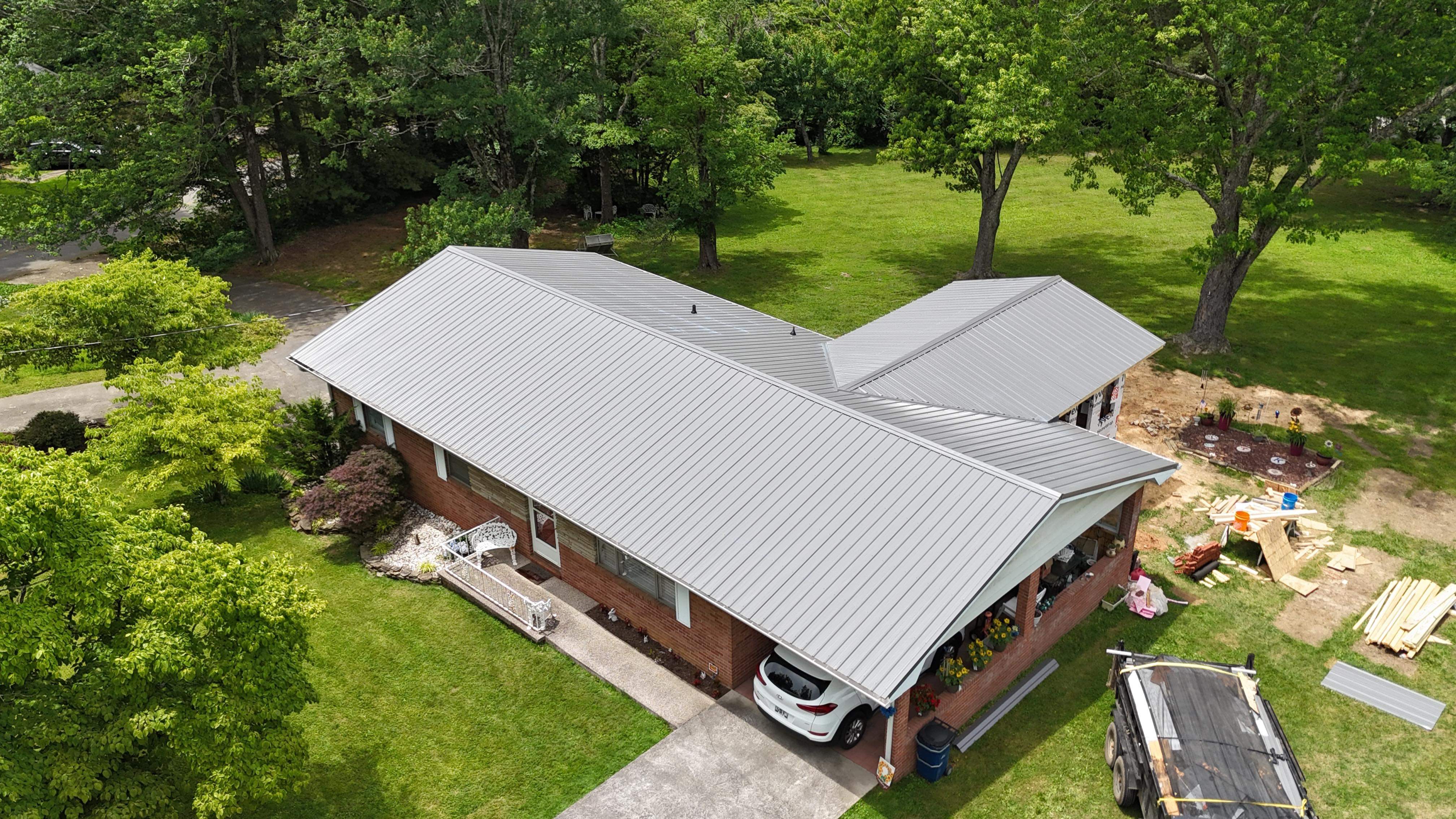 A Sleek Metal Roofing Project in Knoxville, Tennessee: Ramos Rod Roofing